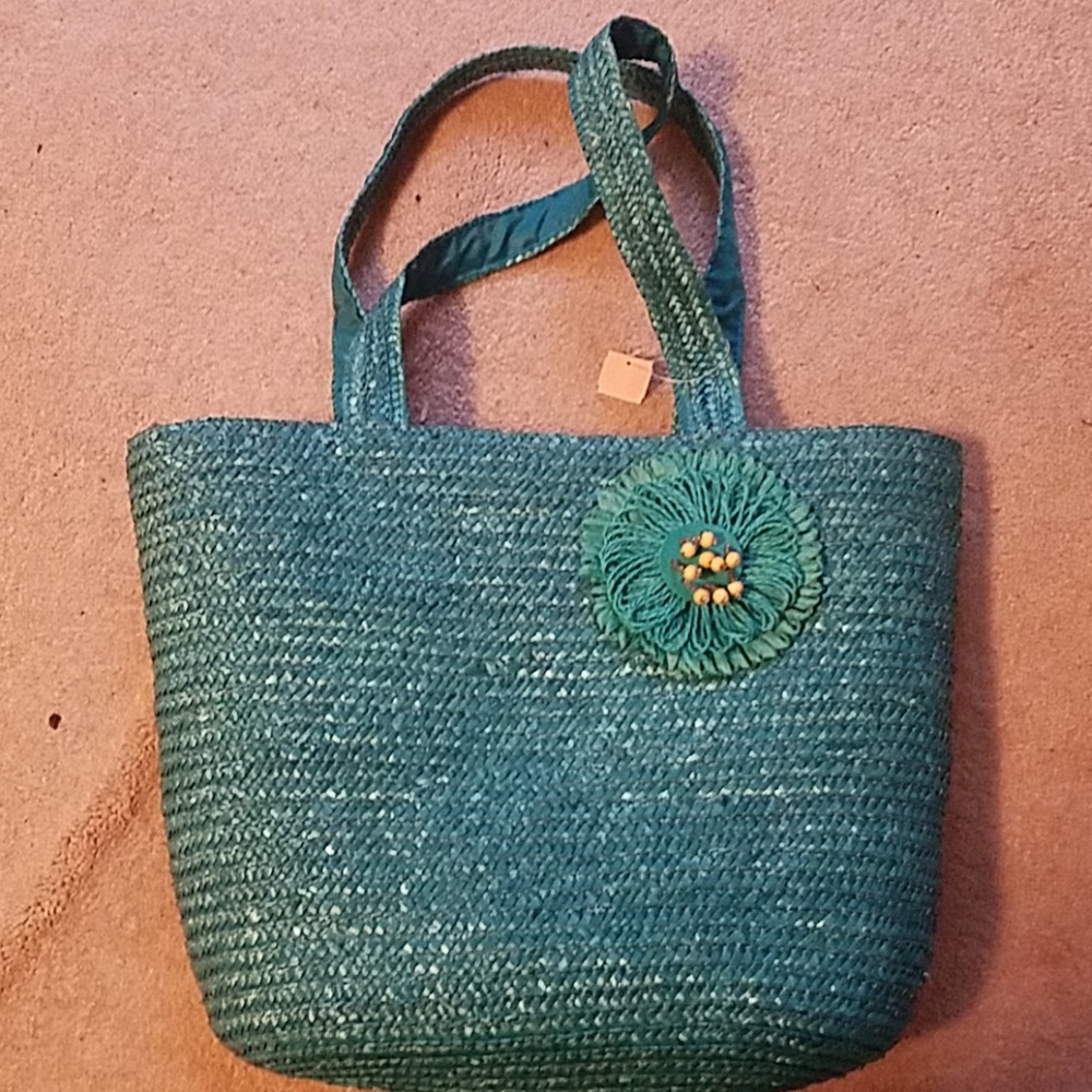 Straw beach tote